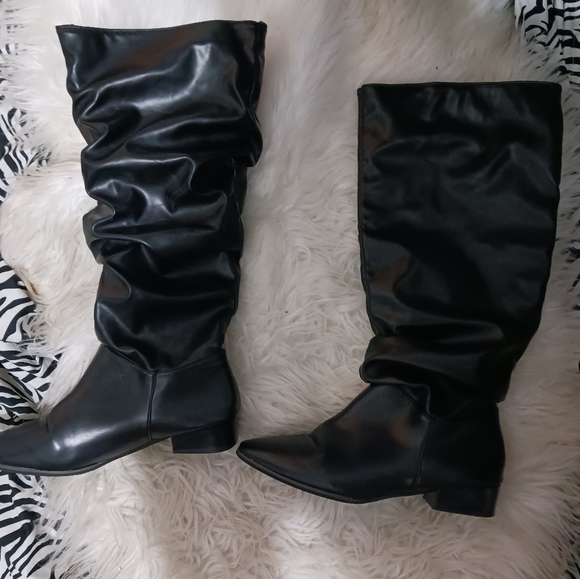 Women Black slouchy flat knee boots - Picture 3 of 12